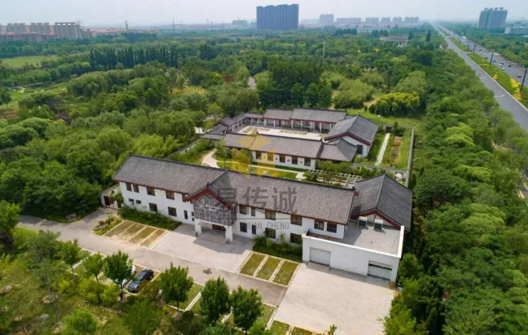 法治教育基地建设怎么弄?一站式解决方案 易传诚 200 + 案例 分龄适配 15 天落地 · 原官网配图 4